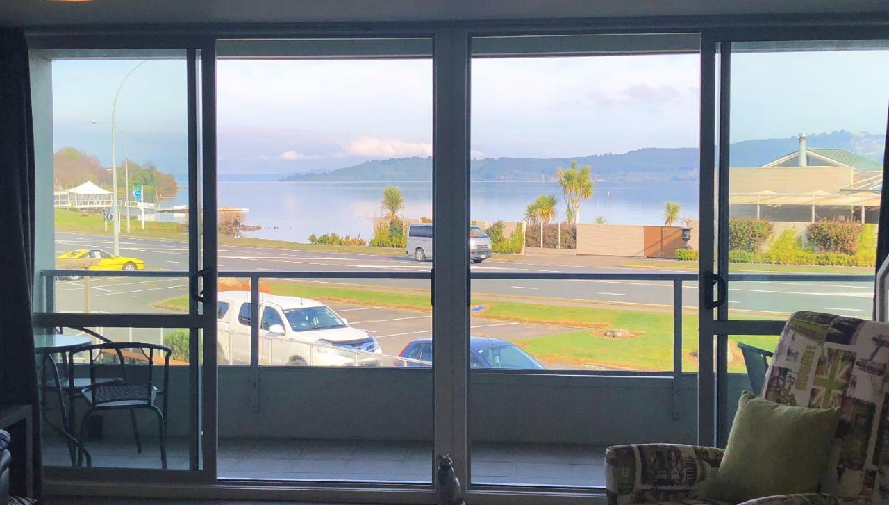 Getaway At The Lake. Lago Taupo Esterno foto
