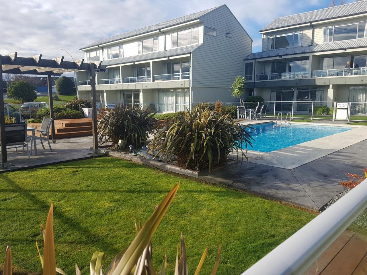 Getaway At The Lake. Lago Taupo Esterno foto